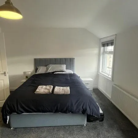 Apartamento House Located Centrally For Up To 8 Guests