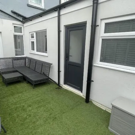 Apartment House Located Centrally For Up To 8 Guests